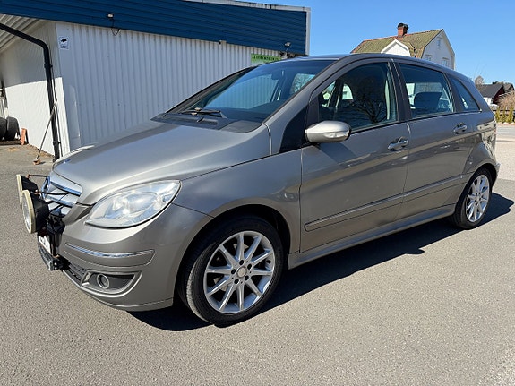 Mercedes-Benz B180