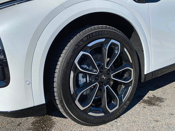 XPeng G6 3 of 5
