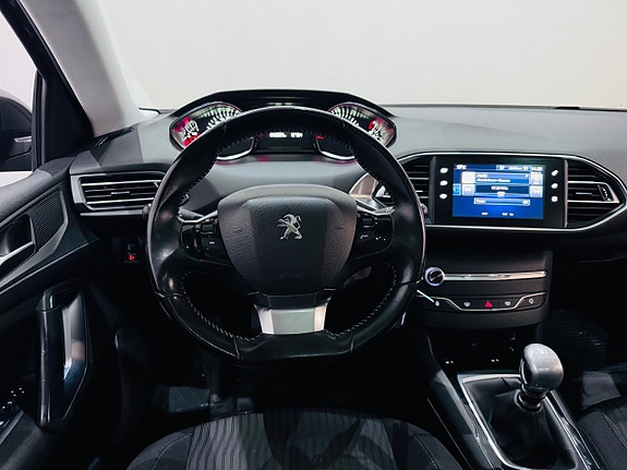 Peugeot 308 SW 16 of 19