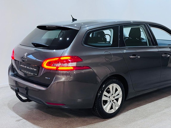 Peugeot 308 SW 18 of 19