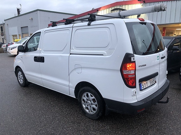 Hyundai H-1 2 of 5