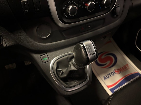 Renault Trafic 10 of 22