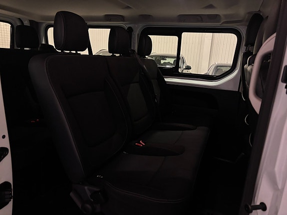 Renault Trafic 18 of 22