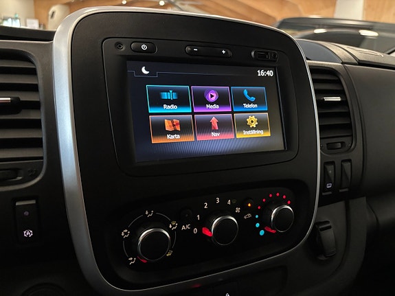 Renault Trafic 12 of 22