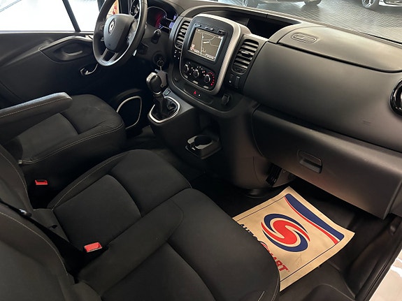 Renault Trafic 19 of 22