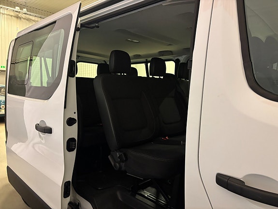 Renault Trafic 17 of 22