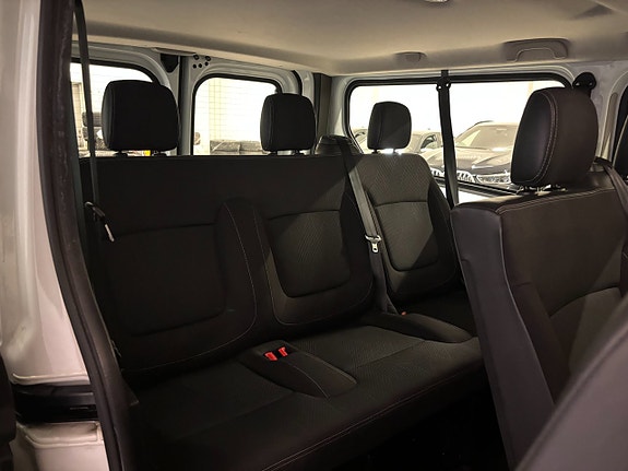 Renault Trafic 19 of 22