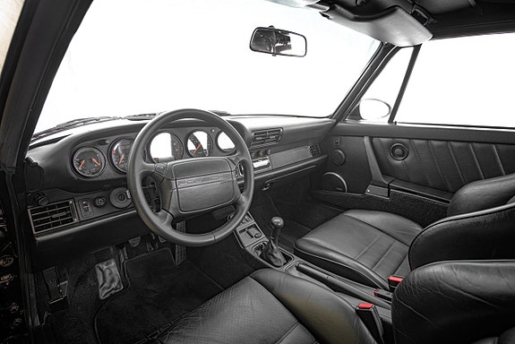 Porsche 911 14 of 29