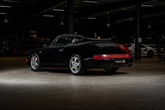 Porsche 911 4 of 5