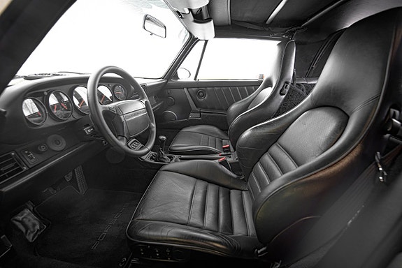 Porsche 911 15 of 29