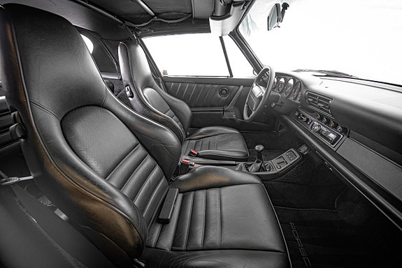 Porsche 911 18 of 29