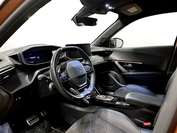 Peugeot 2008 4 of 5