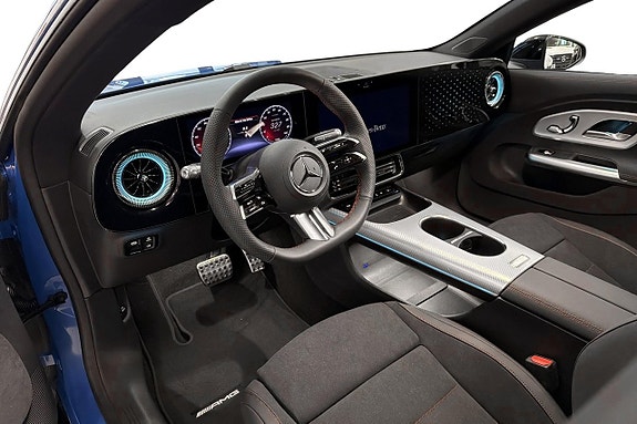 Mercedes-Benz CLA350 9 of 14