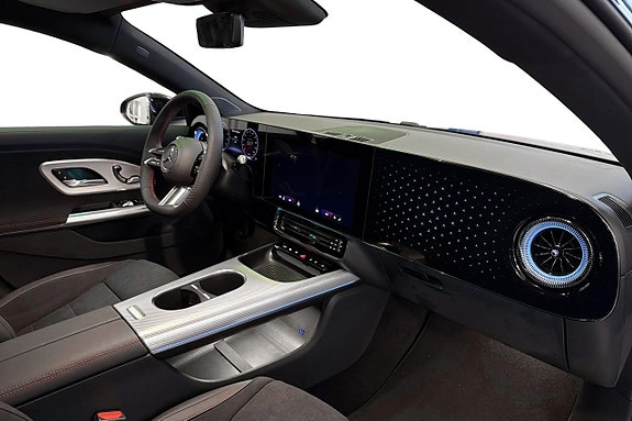 Mercedes-Benz CLA350 12 of 14
