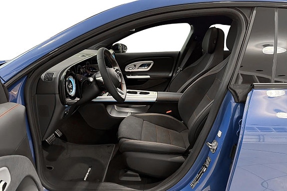 Mercedes-Benz CLA350 10 of 14