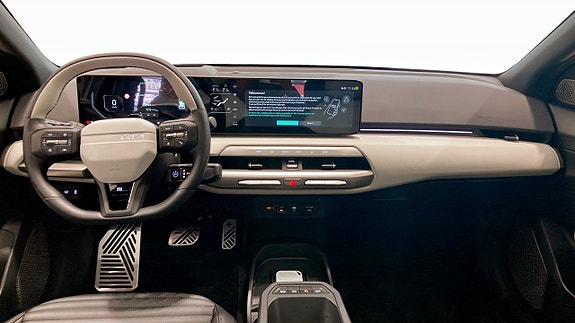 Kia EV4 7 of 18