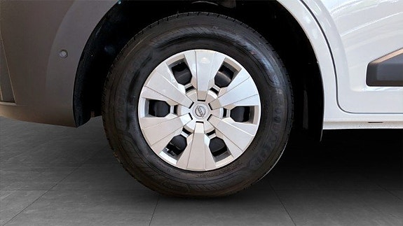 Nissan Interstar 3 of 5