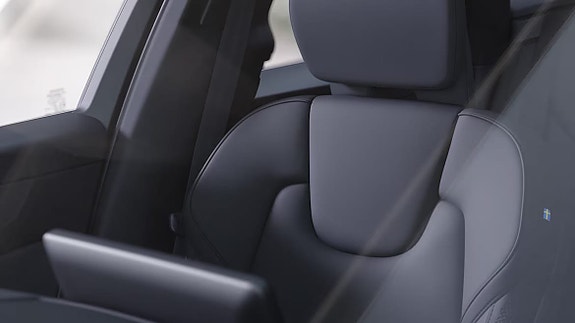 Volvo XC60 10 of 23