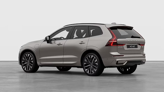 Volvo XC60 17 of 23