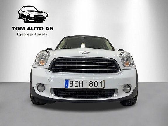MINI Countryman Cooper D 2 of 5