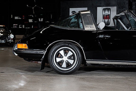 Porsche 911 Targa 29 of 30