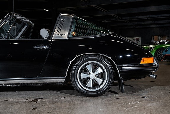 Porsche 911 Targa 28 of 30