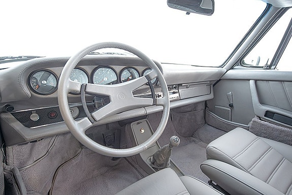 Porsche 911 Targa 12 of 30