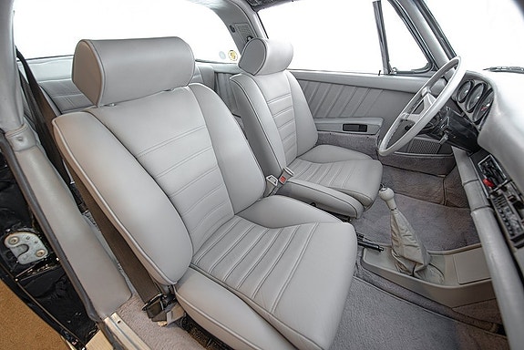 Porsche 911 Targa 17 of 30