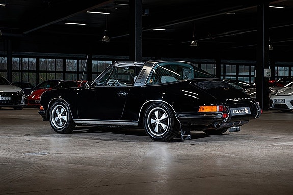 Porsche 911 Targa 4 of 5