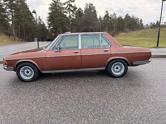 BMW 3.0SI 2 of 5