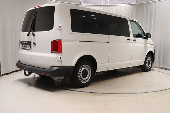Volkswagen Caravelle 4 of 5