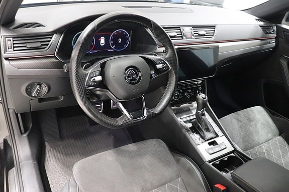 Skoda Superb 9 of 13