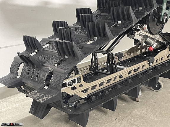 Ski-Doo Summit X Expert 850 E-TEC Turbo R 10,25" display 3900mm 76mm TSTH 8 of 9