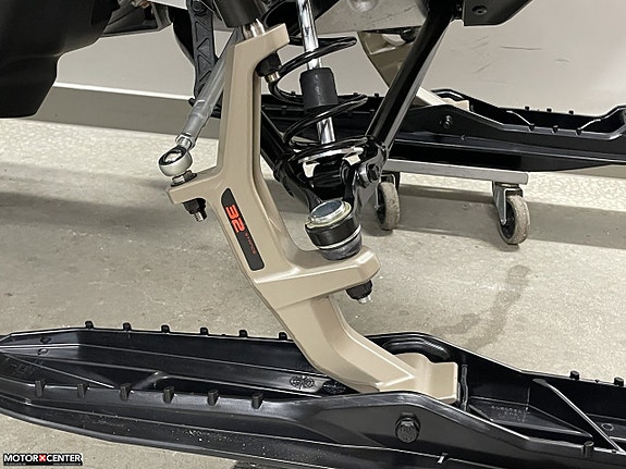 Ski-Doo Summit X Expert 850 E-TEC Turbo R 10,25" display 3900mm 76mm TSTH 7 of 9