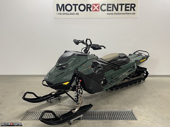Ski-Doo Summit X Expert 850 E-TEC Turbo R 10,25" display 3900mm 76mm TSTH 2 of 9