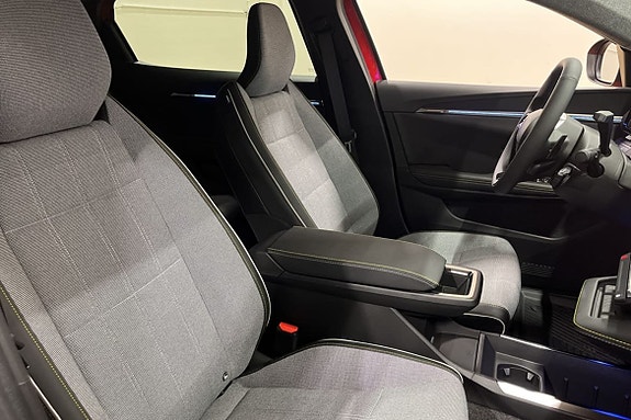 Renault Scenic E-Tech 8 of 16