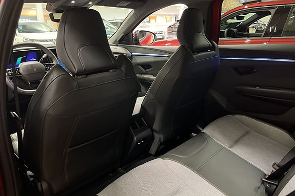 Renault Scenic E-Tech 6 of 16