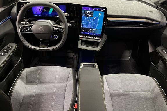 Renault Scenic E-Tech 9 of 16