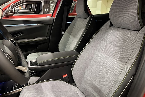 Renault Scenic E-Tech 5 of 5