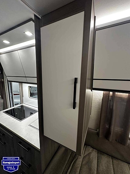 Kabe ESTATE 470 GLE Långbädd / Resevagn 18 of 21