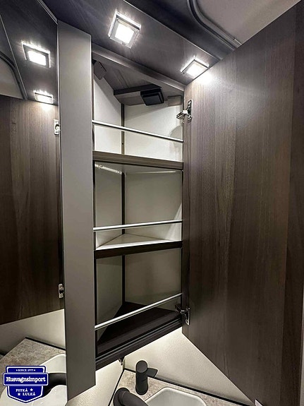 Kabe ESTATE 470 GLE Långbädd / Resevagn 17 of 21