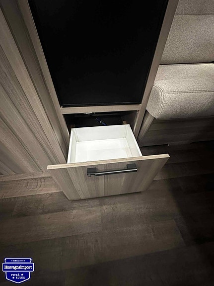 Kabe ESTATE 470 GLE Långbädd / Resevagn 10 of 21