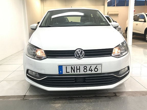 Volkswagen Polo 2 of 5