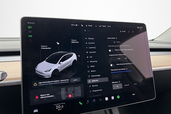 Tesla Model Y 25 of 30