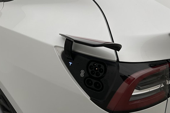 Tesla Model Y 26 of 26