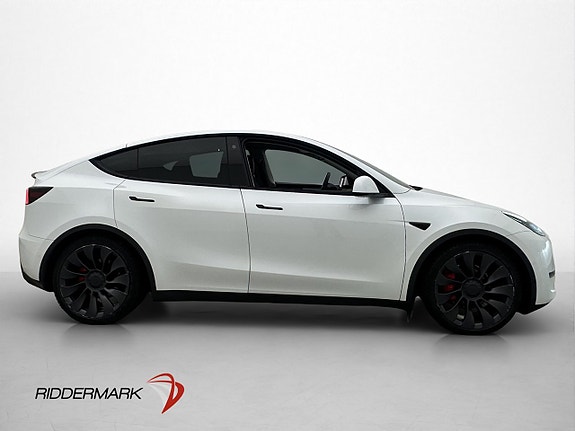 Tesla Model Y 9 of 30