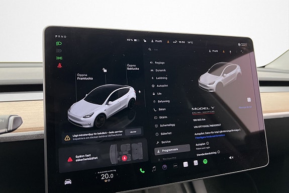 Tesla Model Y 18 of 30