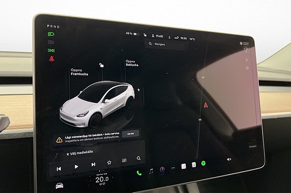 Tesla Model Y 17 of 30