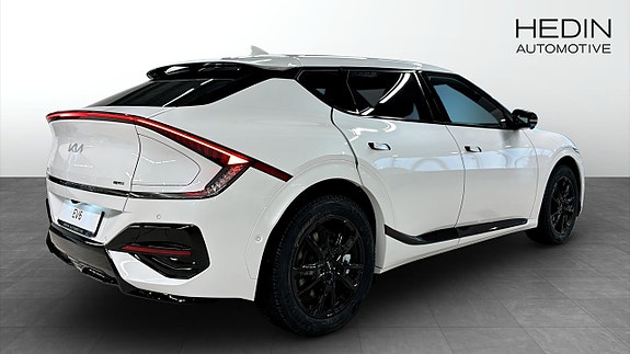Kia EV6 2 of 15