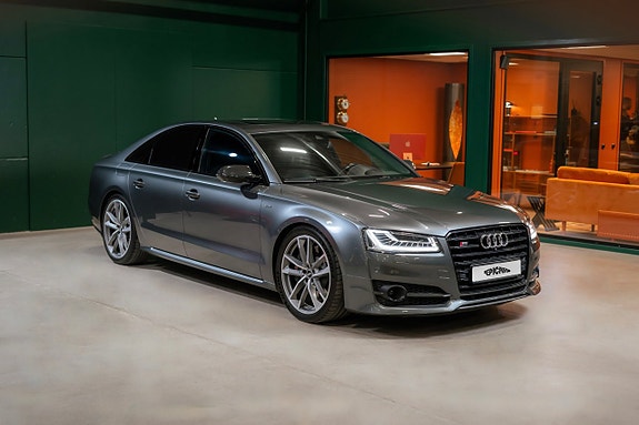 Audi S8